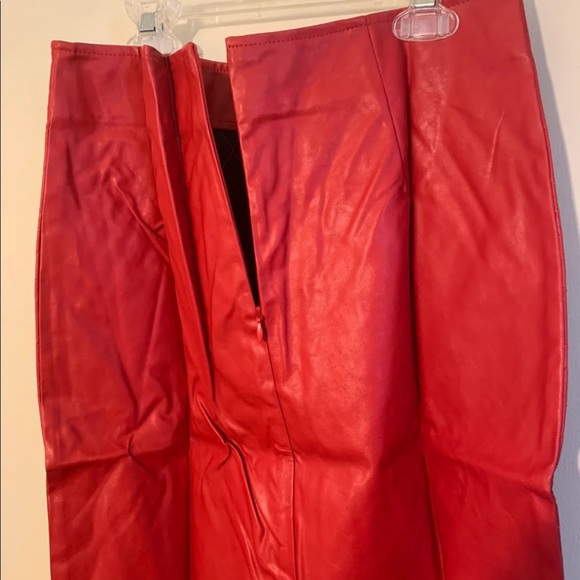 NWT ❤️ GRACIA - Gorgeous Hot Red Quilted Faux Leather Skirt 🔥 Large - Picture 8 of 16